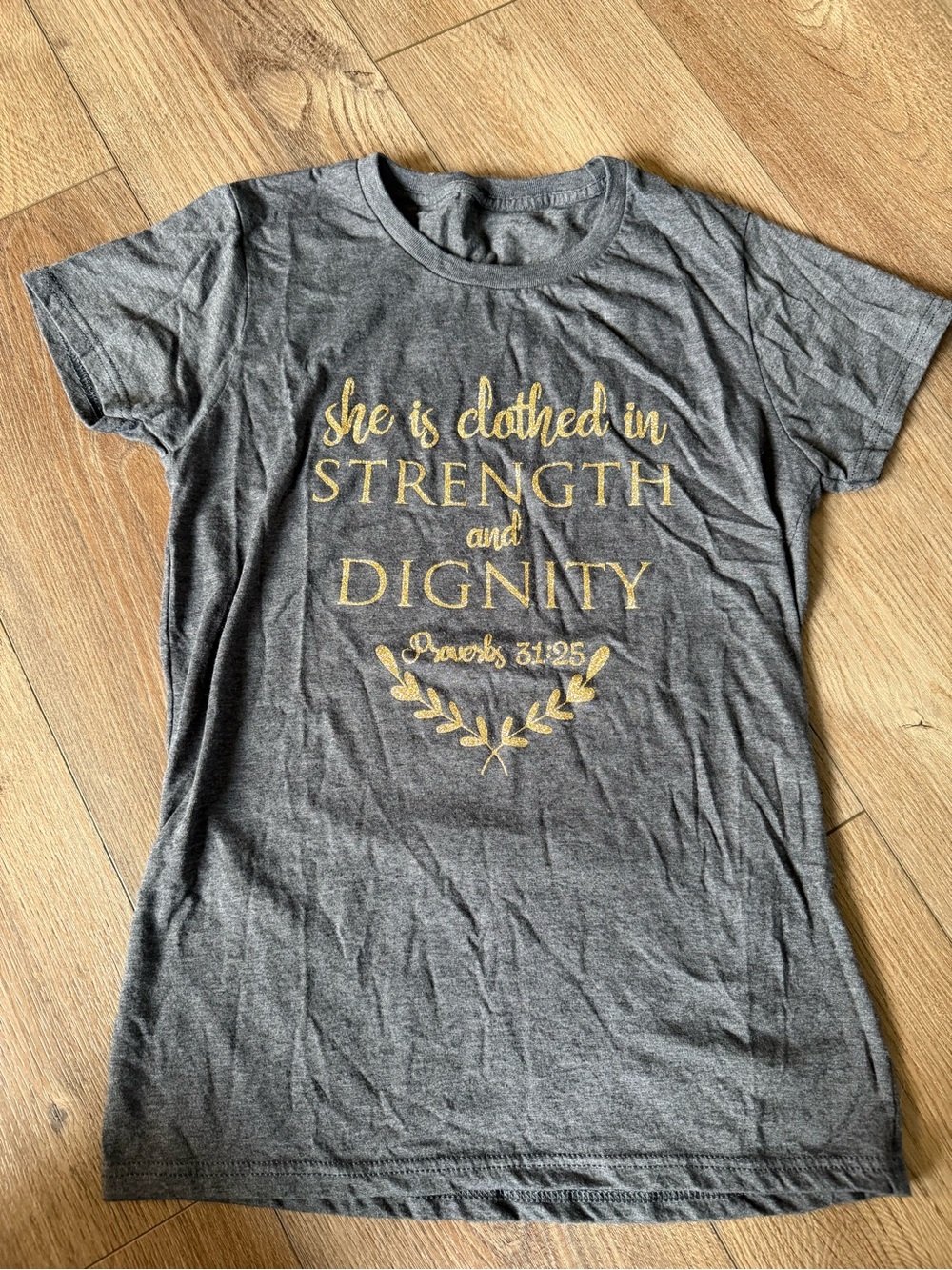 Source Unknown Gray Short Sleeve Tee with Gold Script